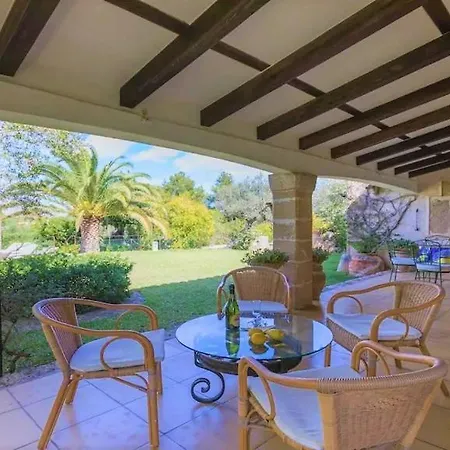 Villa Nord - Typical Majorcan Villa, Private Pool, Bbq, Mediterranean Garden, Petfriendly *
